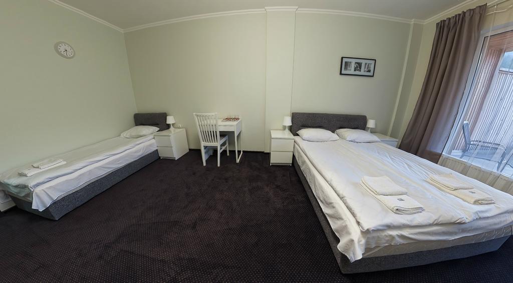 Rakhiv Hotel & Apartments Extérieur photo