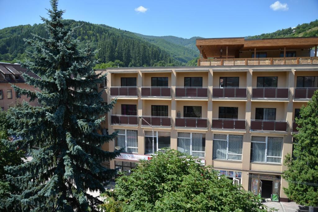 Rakhiv Hotel & Apartments Extérieur photo