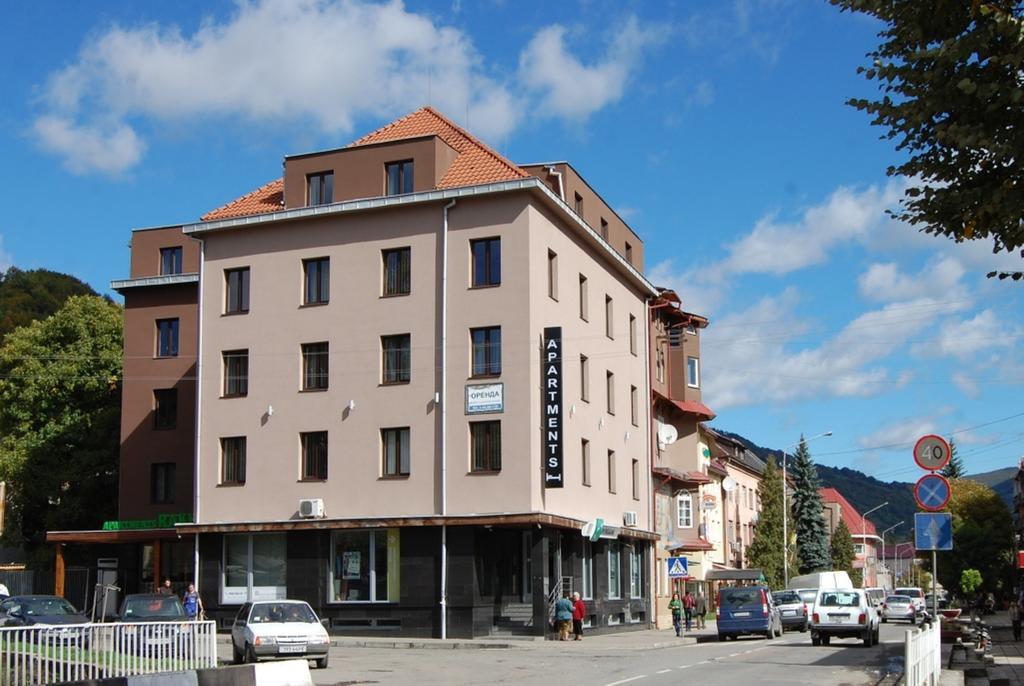 Rakhiv Hotel & Apartments Extérieur photo