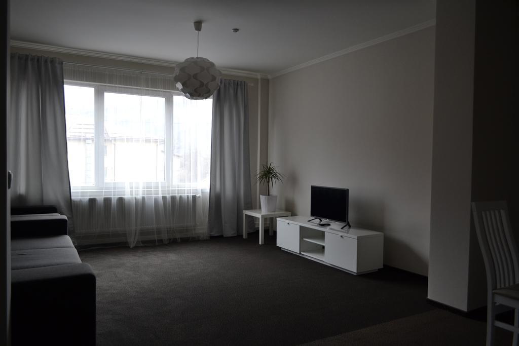 Rakhiv Hotel & Apartments Extérieur photo