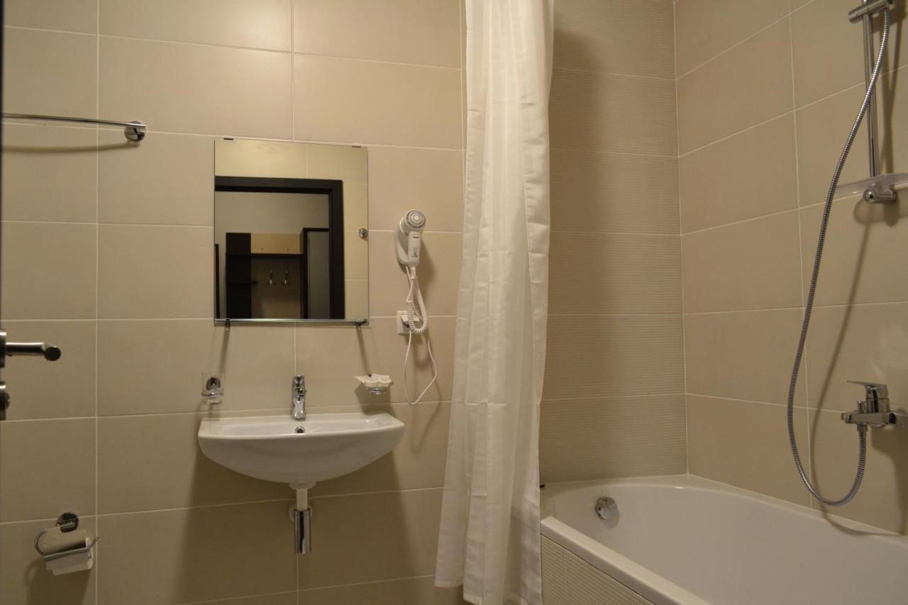 Rakhiv Hotel & Apartments Extérieur photo